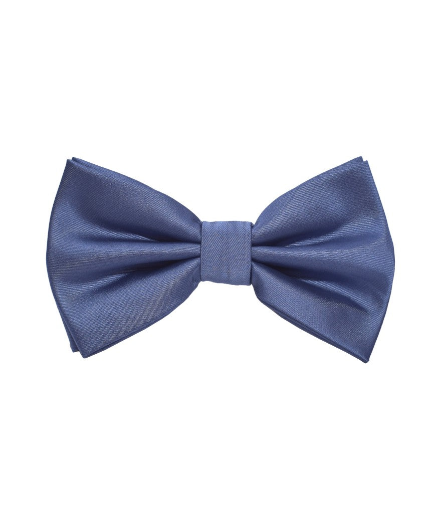 Solid pre-tied bowtie and pocket square set